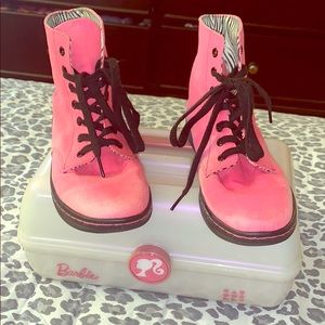 Hot pink doc martens 💕